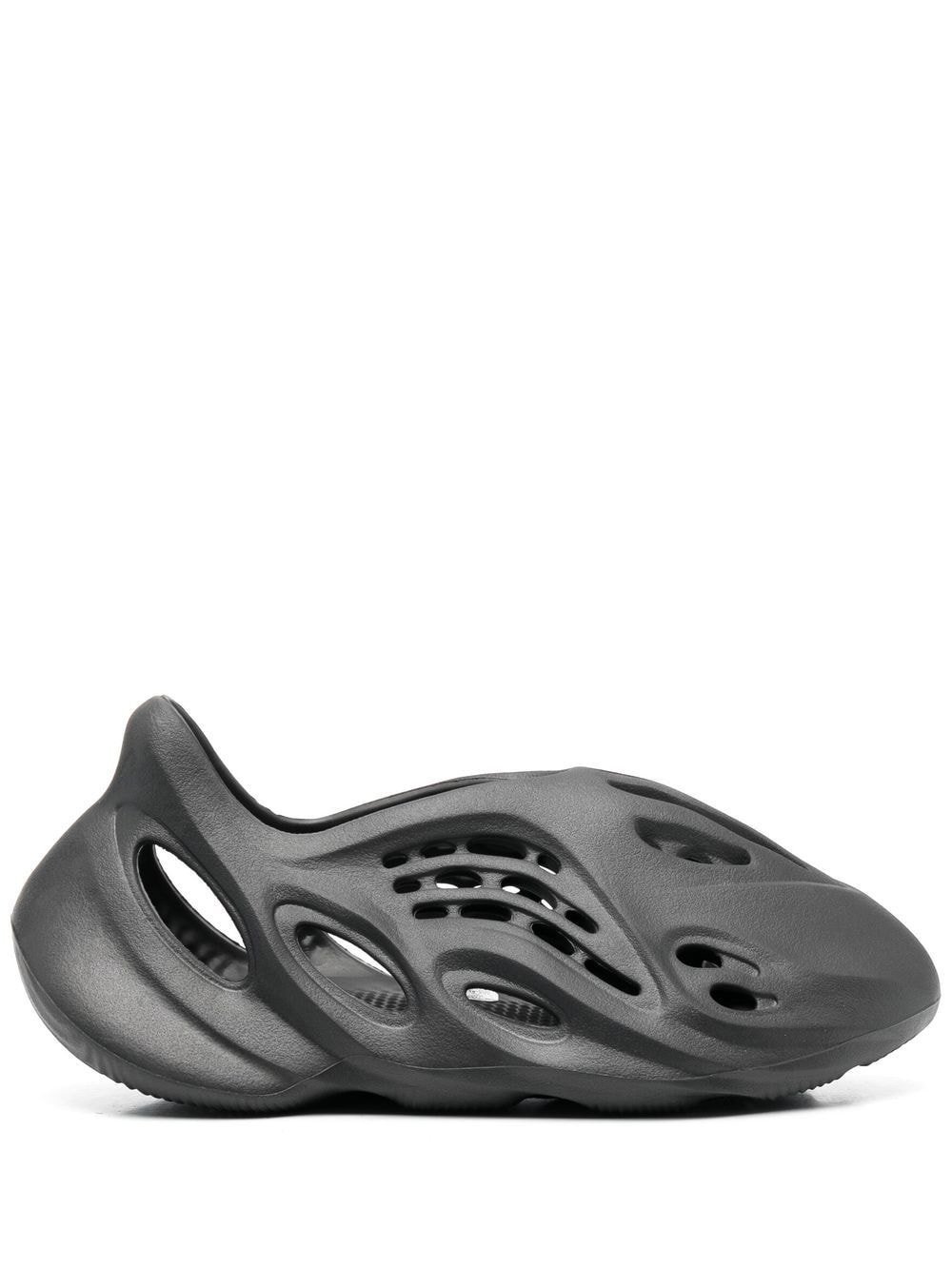 IMG_0974.jpeg Adidas Yeezy Foam RNNR Onyx - Image 1